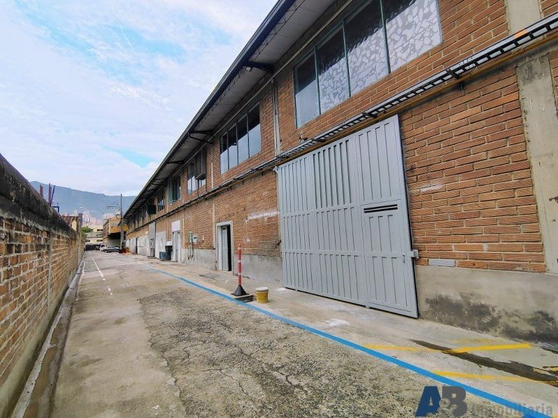 Bodega en arriendo Antioquia Medellín La Colina 1200 m2 Habitaciones 0 Baños 8 Garajes 0 Precio $49200000