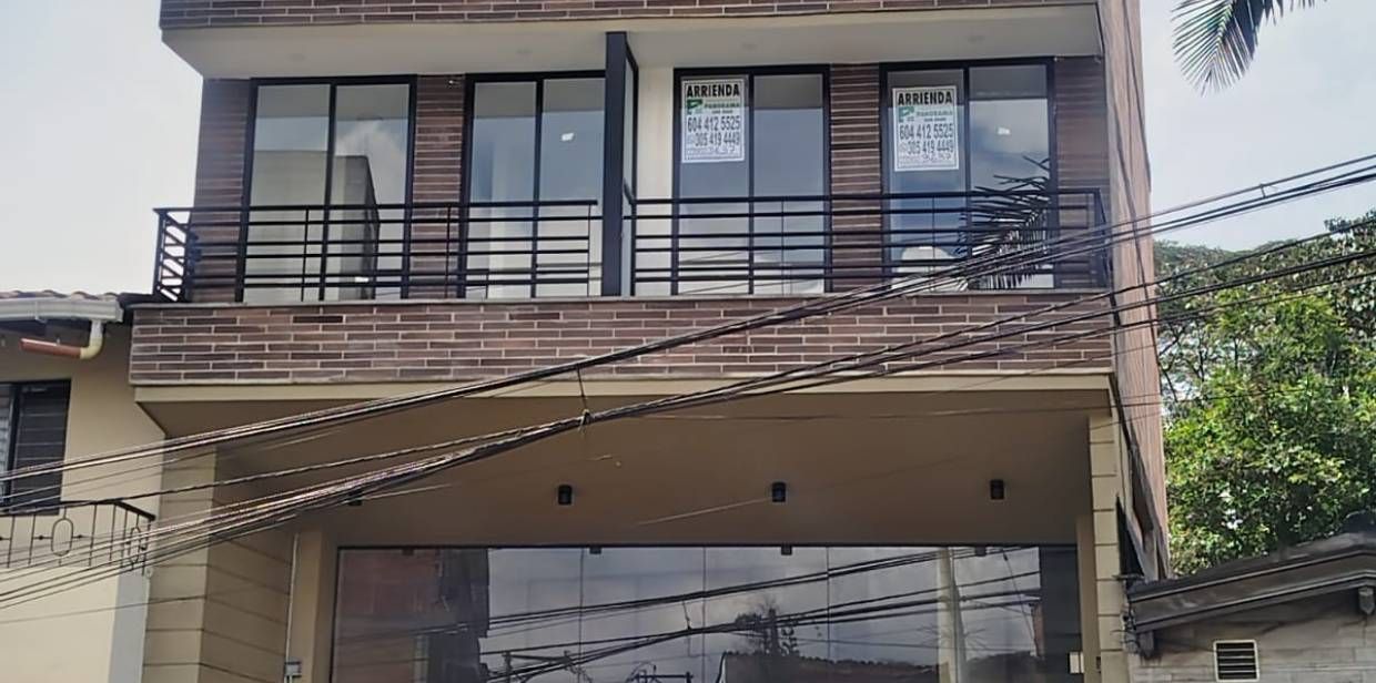 Local en arriendo Antioquia Medellín Enciso 191 m2 Habitaciones 0 Baños 2 Garajes 0 Precio $10000000