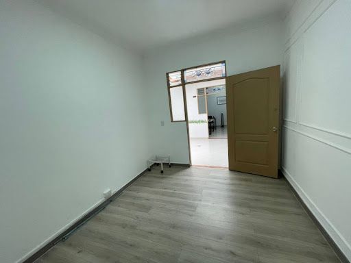 Oficina en arriendo Antioquia Medellín Bolivariana 17 m2 Habitaciones 0 Baños 1 Garajes 0 Precio $1400000