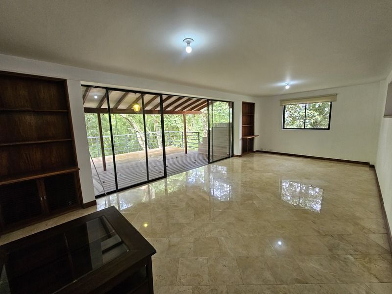 Casa en arriendo Antioquia Medellín El Tesoro 252 m2 Habitaciones 4 Baños 5 Garajes 2 Precio $12500000