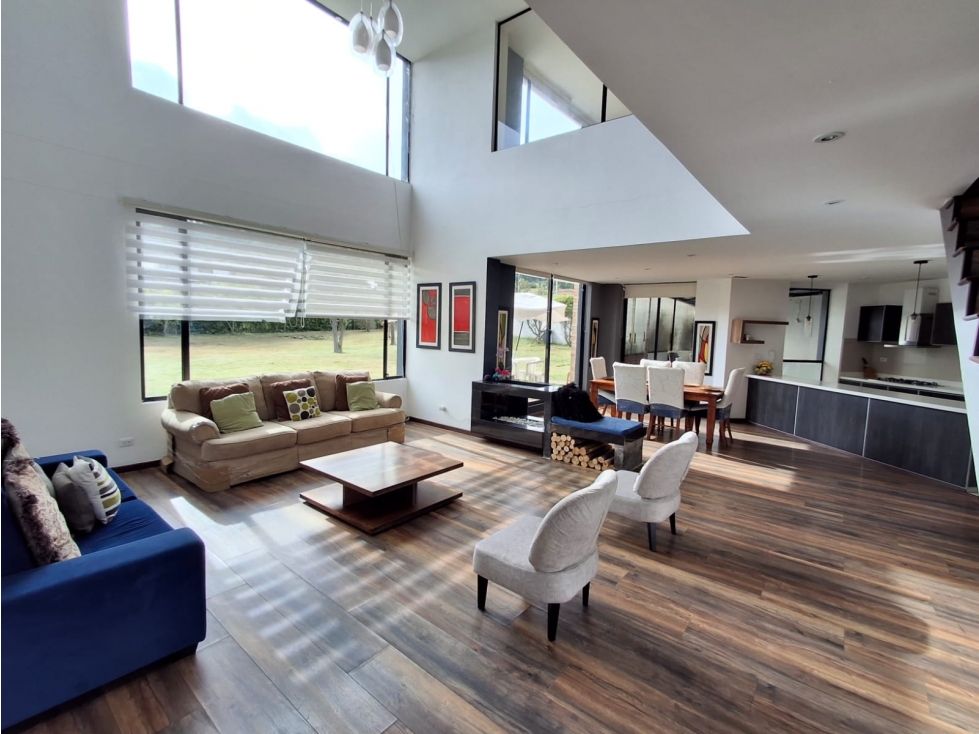 Casa Campestre en arriendo o venta Boyacá Cómbita Cómbita 340 m2 Habitaciones 4 Baños 5 Garajes 3 Precio venta $1500000000 Precio arriendo $3000000