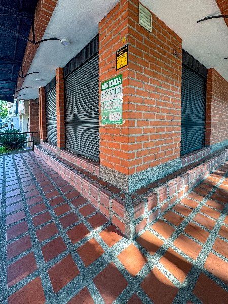 Local en arriendo Antioquia Medellín Rosales 30 m2 Habitaciones 0 Baños 1 Garajes 0 Precio $3900000