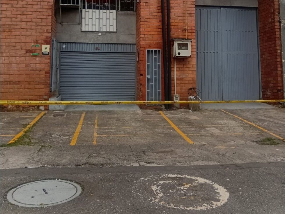 Bodega en arriendo Antioquia Medellín La Candelaria 230 m2 Habitaciones 0 Baños 2 Garajes 0 Precio $17000000