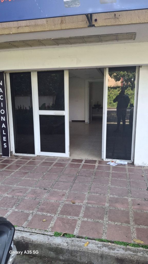 Local en arriendo Valle Del Cauca Cali El Guabal 80 m2 Habitaciones 0 Baños 1 Garajes 0 Precio $2500000