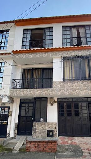 Casa en venta Risaralda Santa Rosa De Cabal Ub Linares 225 m2 Habitaciones 8 Baños 3 Garajes 1 Precio $650000000