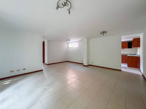 Apartamento en venta Antioquia Envigado Primavera 90 m2 Habitaciones 3 Baños 2 Garajes 2 Precio $650000000