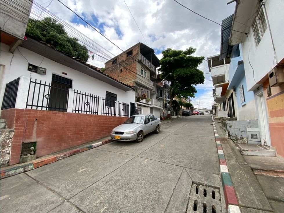 Casa en venta Valle Del Cauca Cali Siloé 300 m2 Habitaciones 4 Baños 2 Garajes 0 Precio $198500000