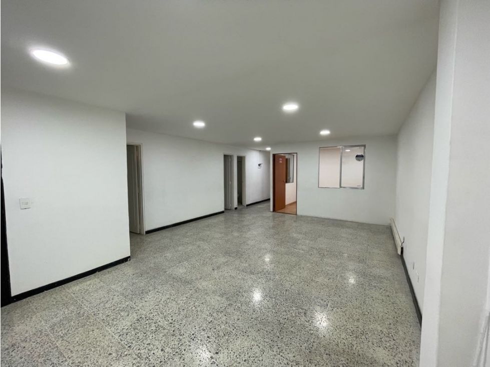 Oficina en venta Valle Del Cauca Cali Granada 65 m2 Habitaciones 0 Baños 2 Garajes 0 Precio $250000000