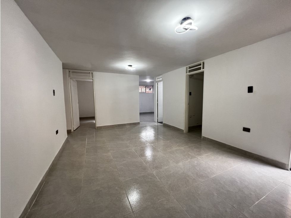 Apartamento en venta Valle Del Cauca Cali Br Los Alcazares 50 m2 Habitaciones 3 Baños 1 Garajes 0 Precio $150000000