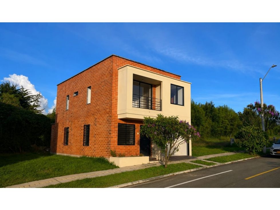 Casa en venta Antioquia El Carmen De Viboral El Carmen De Viboral 140 m2 Habitaciones 3 Baños 3 Garajes 1 Precio $580000000