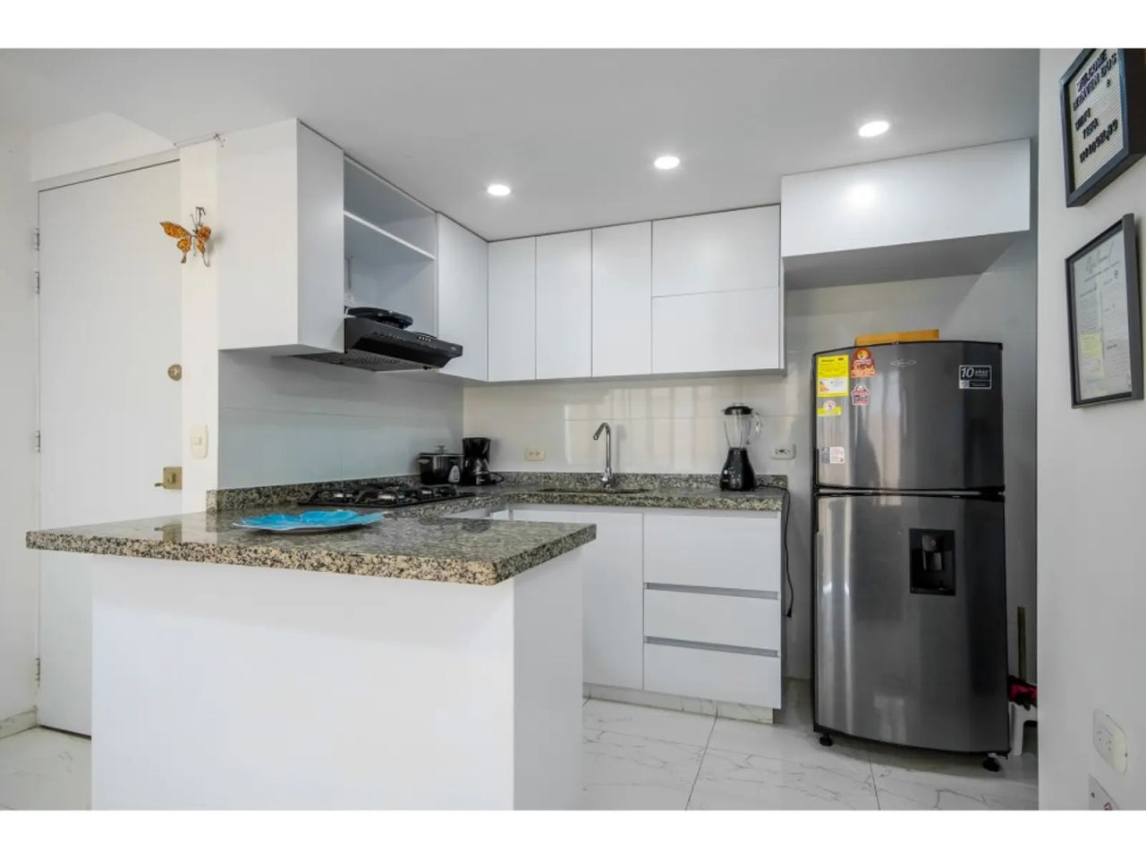 Apartamento en arriendo Valle Del Cauca Cali Condominio Zafiro 55 m2 Habitaciones 2 Baños 2 Garajes 1 Precio $2000000