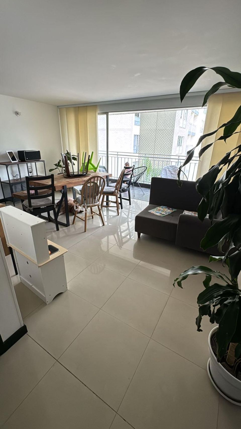 Apartamento en arriendo Valle Del Cauca Cali Sector Transito Municipal 100 m2 Habitaciones 3 Baños 4 Garajes 1 Precio $2000000
