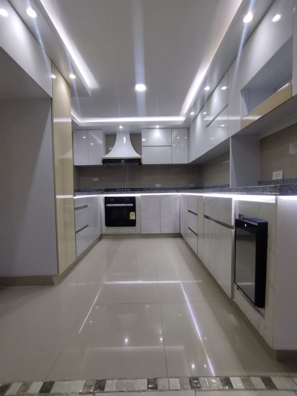 Apartamento en arriendo Valle Del Cauca Cali San Fernando Nuevo 106 m2 Habitaciones 3 Baños 3 Garajes 2 Precio $2000000