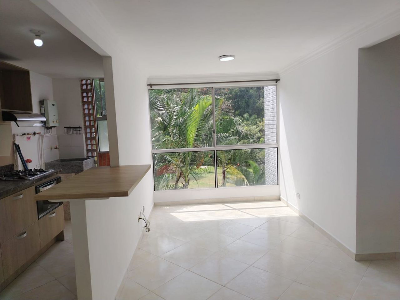 Apartamento en arriendo Antioquia Medellín Santa Rosa De Lima 60 m2 Habitaciones 3 Baños 2 Garajes 0 Precio $2100000