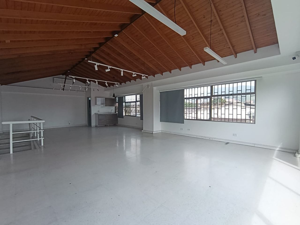 Bodega en arriendo Antioquia Medellín Cristo Rey 220 m2 Habitaciones 0 Baños 3 Garajes 1 Precio $8000000