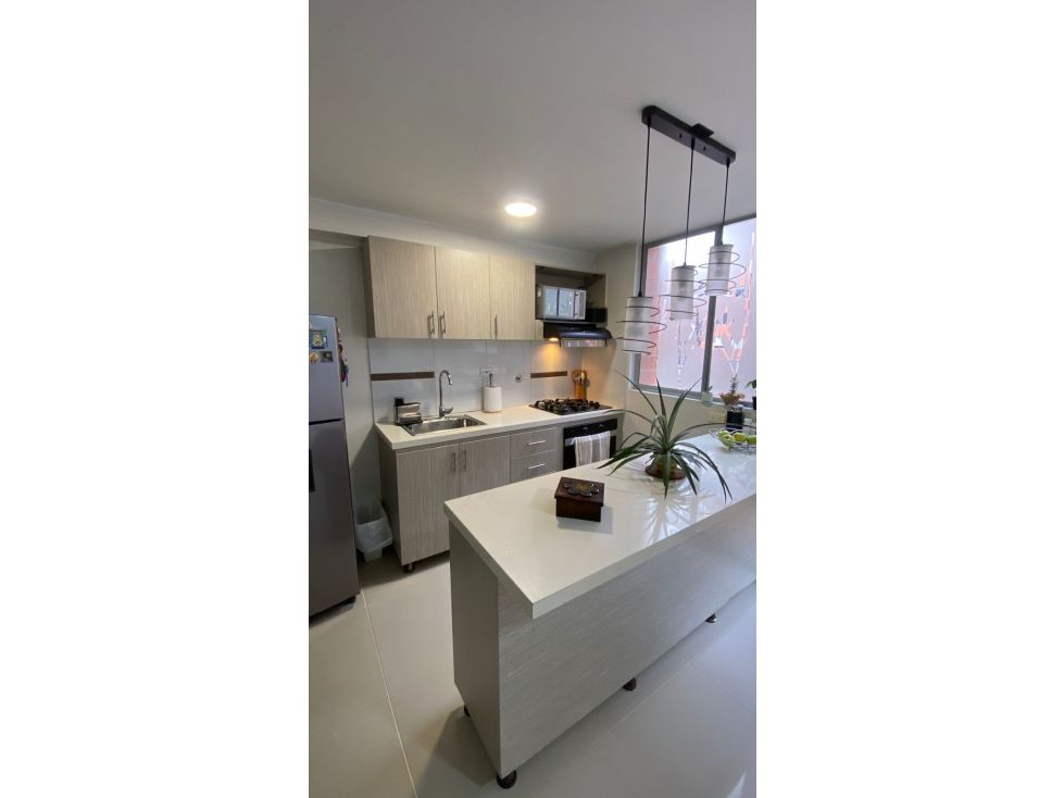 Apartamento en arriendo Antioquia Medellín La Mota 70 m2 Habitaciones 2 Baños 2 Garajes 1 Precio $3800000