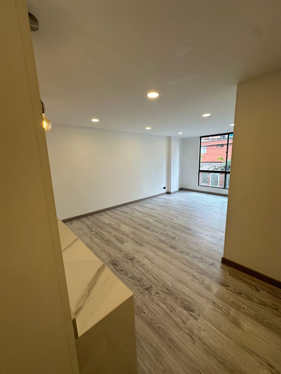 Apartamento en arriendo Cundinamarca Bogotá Quinta Paredes 70 m2 Habitaciones 2 Baños 2 Garajes 1 Precio $3500000