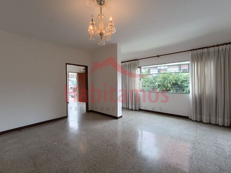Apartamento en arriendo Antioquia Medellín San Joaquin 200 m2 Habitaciones 4 Baños 4 Garajes 1 Precio $6000000