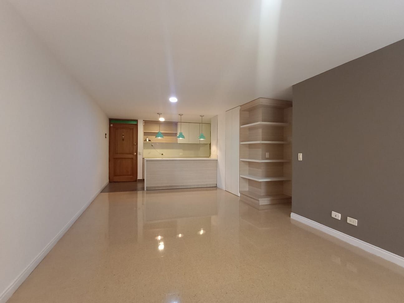 Apartamento en arriendo Antioquia Medellín Los Conquistadores 120 m2 Habitaciones 3 Baños 2 Garajes 2 Precio $5000000