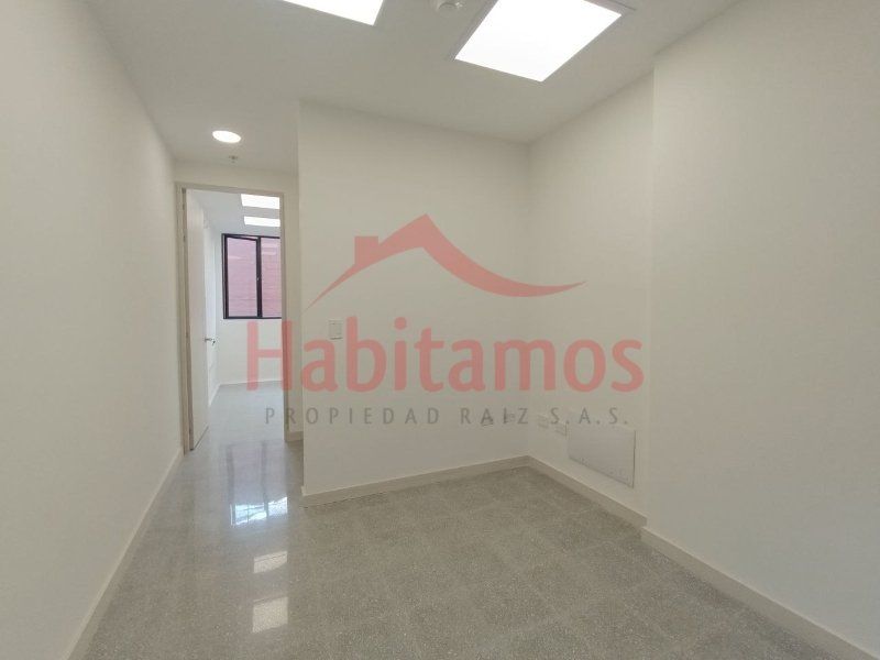 Oficina en arriendo Antioquia Medellín Cuarta Brigada 25 m2 Habitaciones 0 Baños 1 Garajes 1 Precio $2800000