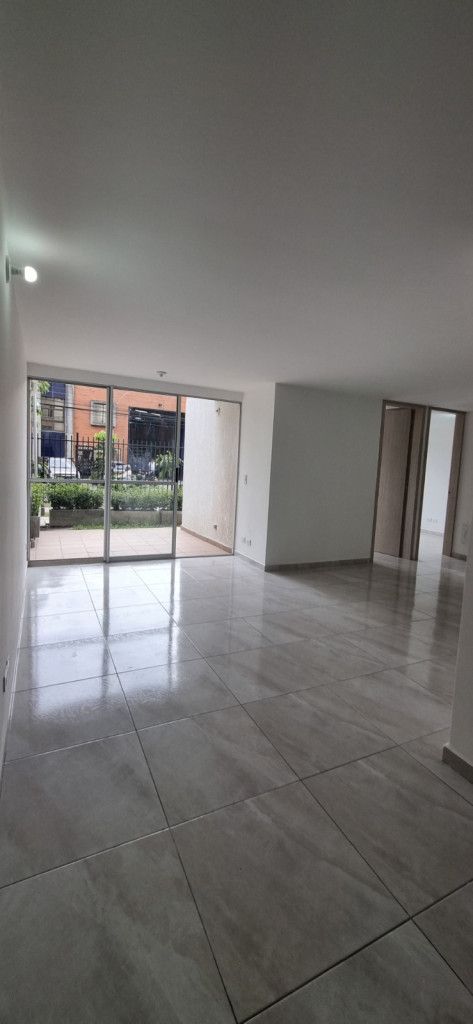 Apartamento en arriendo Valle Del Cauca Cali Ciudadela Floralia 50 m2 Habitaciones 2 Baños 2 Garajes 1 Precio $1500000