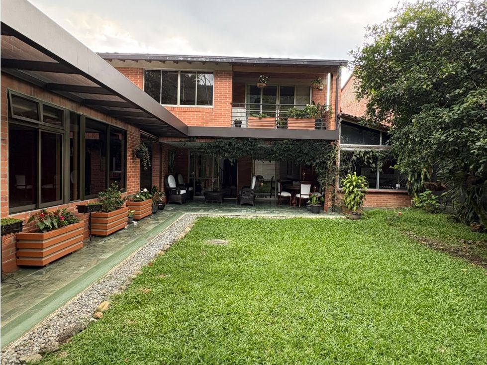 Casa en arriendo Antioquia Envigado Loma Del Atravesado 350 m2 Habitaciones 5 Baños 4 Garajes 4 Precio $15000000
