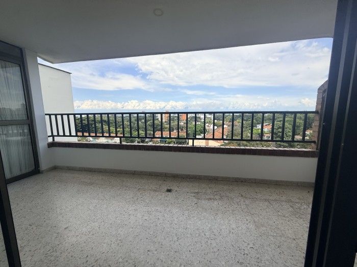 Apartamento en venta Valle Del Cauca Cali Unicentro Cali 120 m2 Habitaciones 3 Baños 2 Garajes 2 Precio $630000000