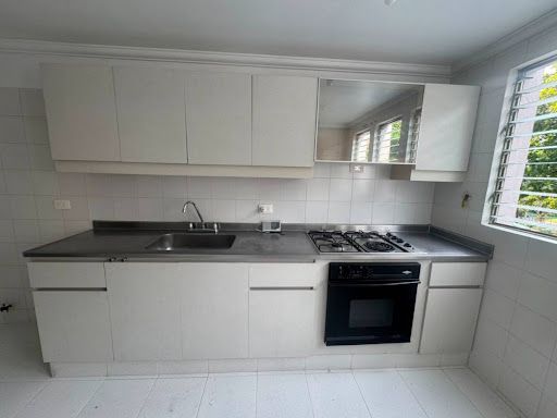 Apartamento en arriendo Antioquia Medellín Urbanizacion Los Laureles 110 m2 Habitaciones 3 Baños 2 Garajes 1 Precio $4800000