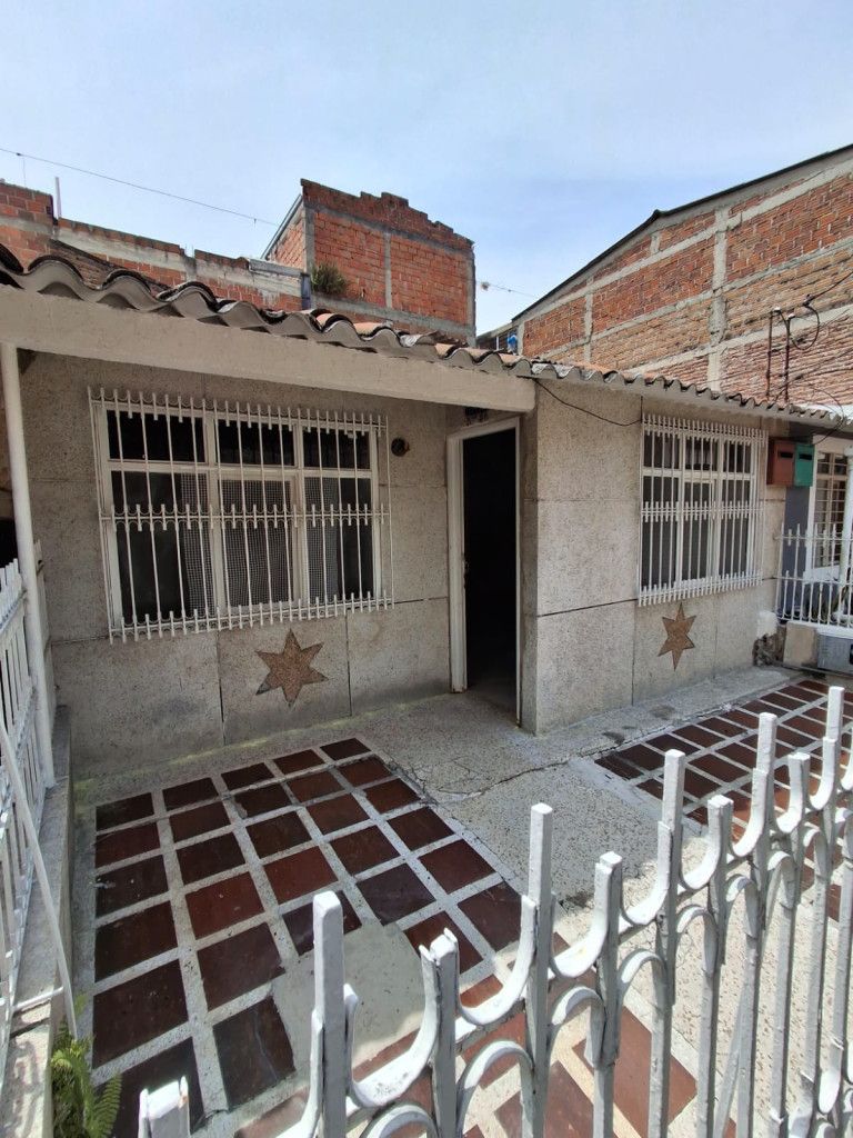 Casa en arriendo Valle Del Cauca Cali Jorge Eliecer Gaitán 90 m2 Habitaciones 4 Baños 2 Garajes 0 Precio $900000