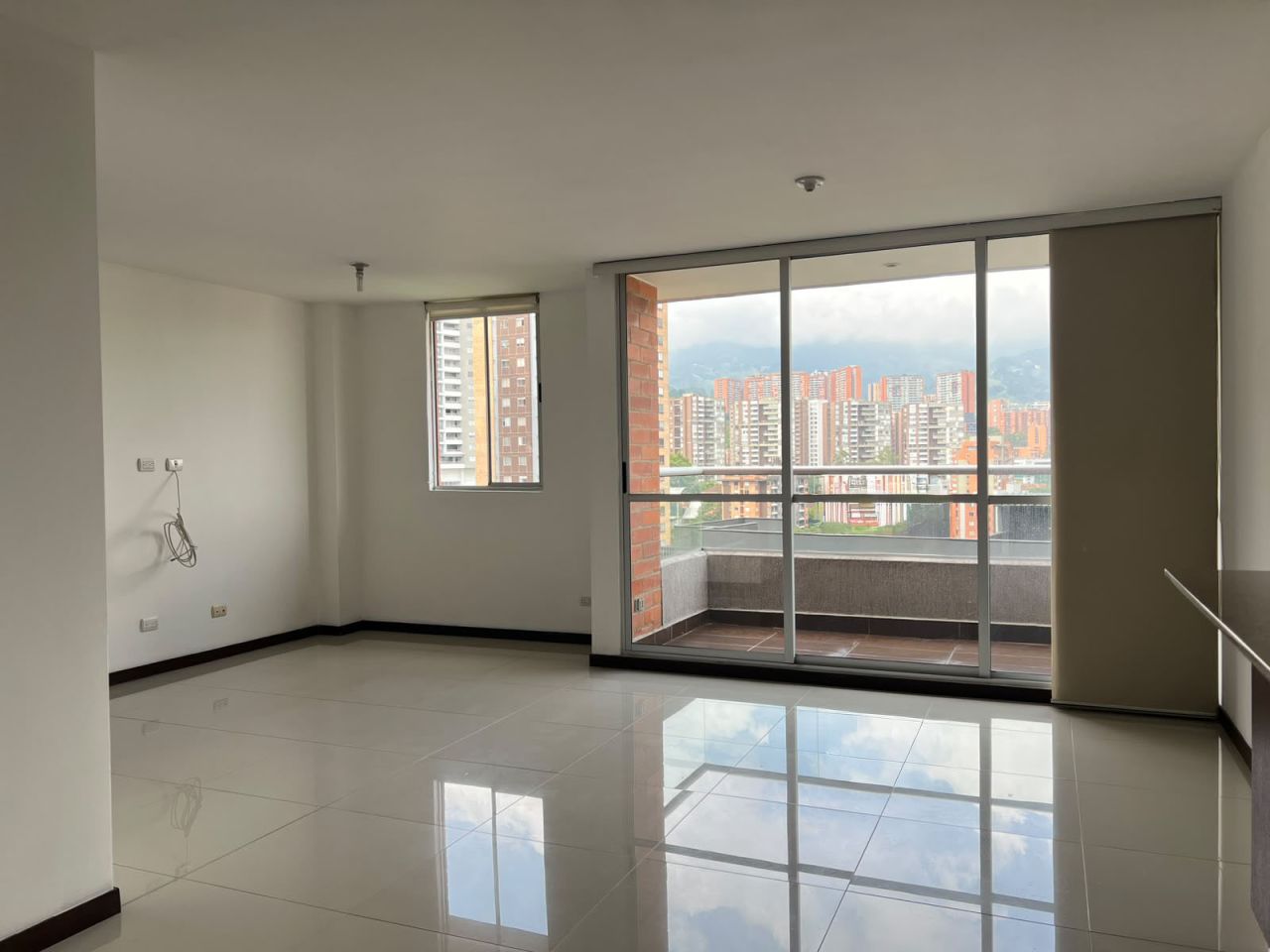 Apartamento en arriendo Antioquia Envigado Loma Del Atravesado 76 m2 Habitaciones 2 Baños 2 Garajes 1 Precio $4000000