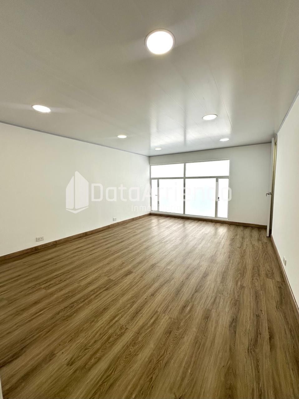 Oficina en arriendo Cundinamarca Bogotá Modelia Occidental 90 m2 Habitaciones 0 Baños 2 Garajes 1 Precio $3600000