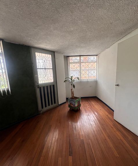 Casa en arriendo o venta Cundinamarca Bogotá Autopista Del Sur 400 m2 Habitaciones 6 Baños 2 Garajes 1 Precio venta $880000000 Precio arriendo $5000000