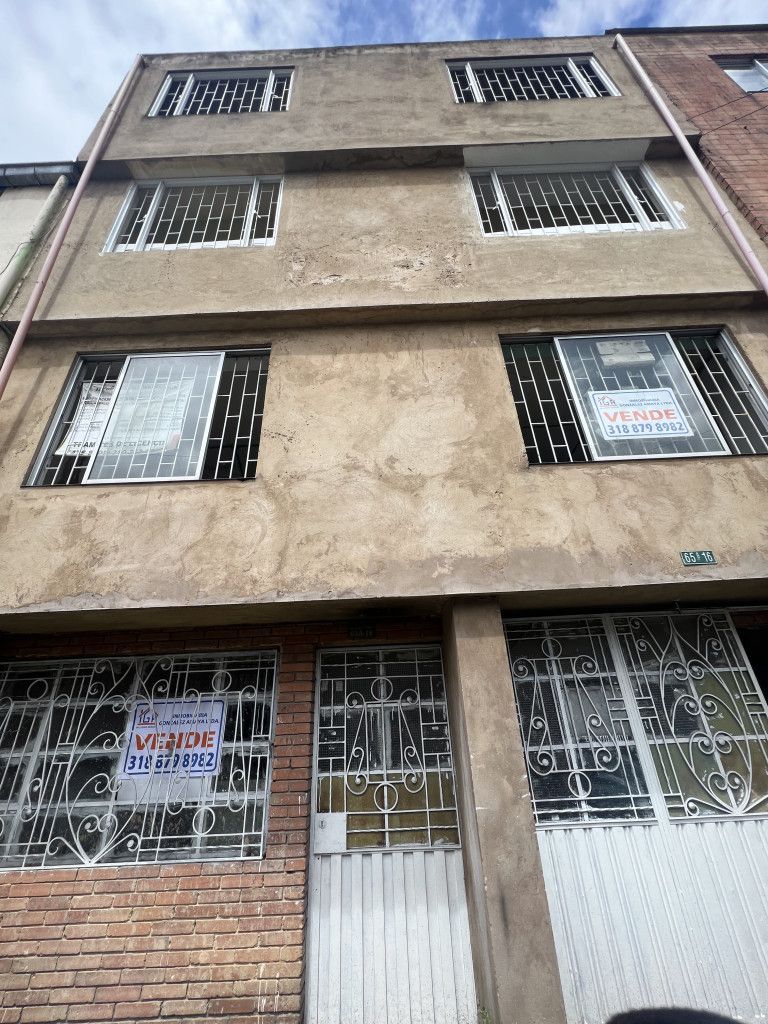 Edificio en venta Cundinamarca Bogotá Villa Luz 1680 m2 Habitaciones 14 Baños 2 Garajes 6 Precio $1100000000