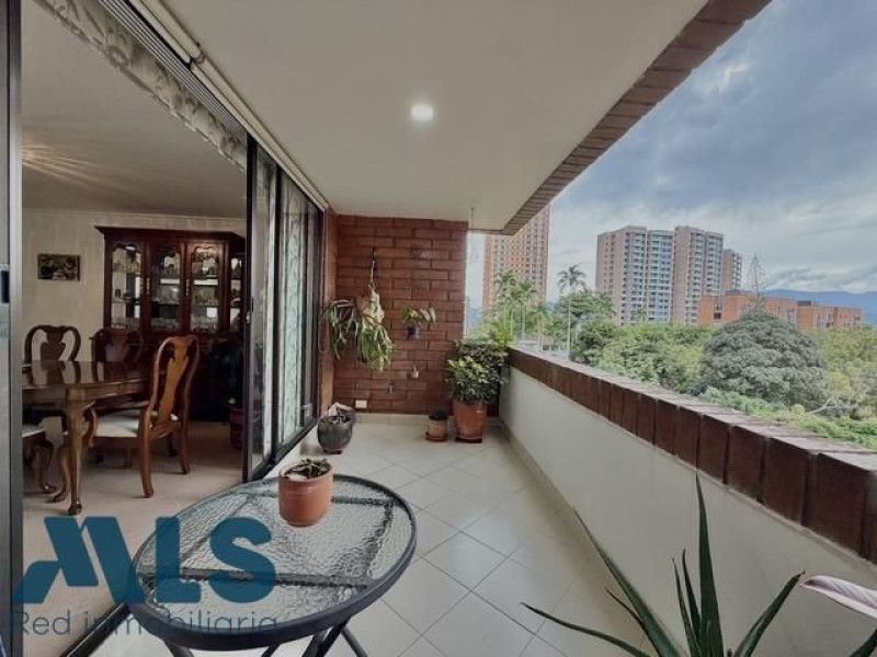 Apartamento en venta Antioquia Medellín Los Balsos No1 142 m2 Habitaciones 3 Baños 2 Garajes 2 Precio $1000000000
