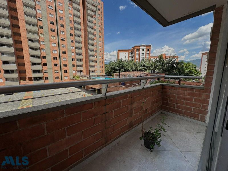 Inmuebles en Remate Apartamento en venta Antioquia Medellín Patio Bonito 74 m2 Habitaciones 3 Baños 2 Garajes 1 Precio $690000000