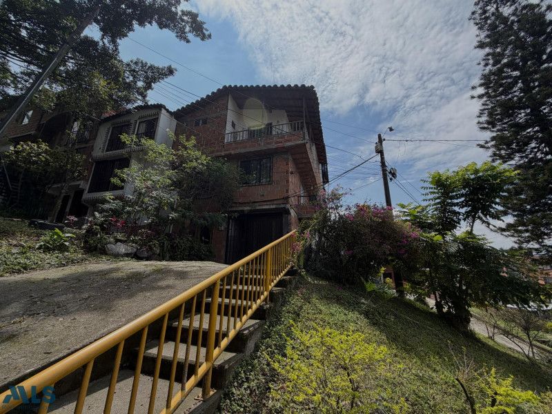 Casa en venta Antioquia Medellín Villa Flora 82 m2 Habitaciones 3 Baños 2 Garajes 1 Precio $400000000