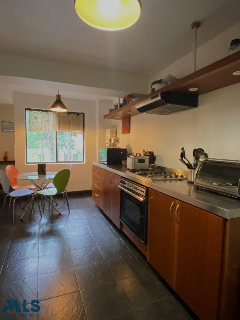 Inmuebles en Remate Apartamento en venta Antioquia Medellín San Lucas 150 m2 Habitaciones 2 Baños 2 Garajes 2 Precio $1100000000
