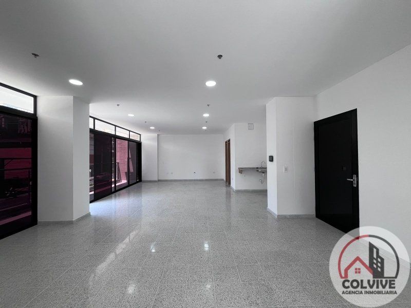 Oficina en arriendo Antioquia Sabaneta Santa Ana 110 m2 Habitaciones 0 Baños 2 Garajes 0 Precio $9000000