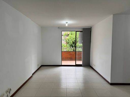 Apartamento en arriendo Antioquia Envigado La Sebastiana 68 m2 Habitaciones 3 Baños 2 Garajes 1 Precio $2700000
