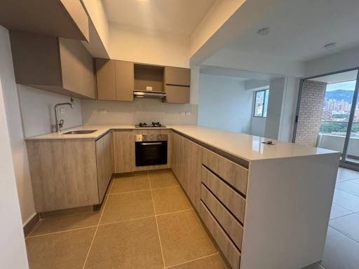 Apartamento en arriendo Antioquia Medellín Simesa 95 m2 Habitaciones 2 Baños 3 Garajes 2 Precio $6000000