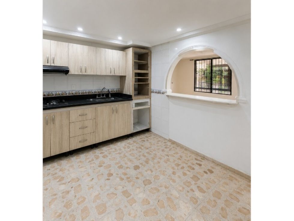 Casa en arriendo o venta Antioquia Medellín La Gloria 180 m2 Habitaciones 6 Baños 3 Garajes 1 Precio venta $980000000 Precio arriendo $4500000