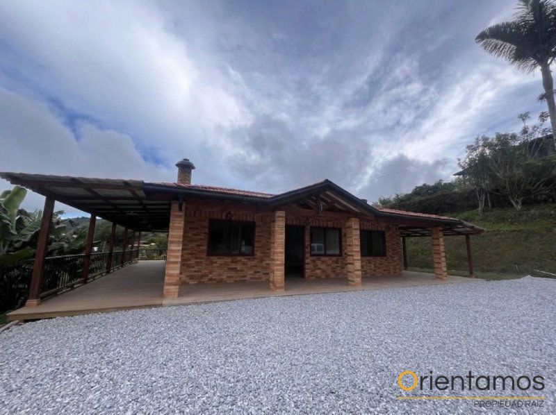 Finca en arriendo Antioquia Marinilla Villas De La Marinilla 220 m2 Habitaciones 4 Baños 3 Garajes 1 Precio $4100000