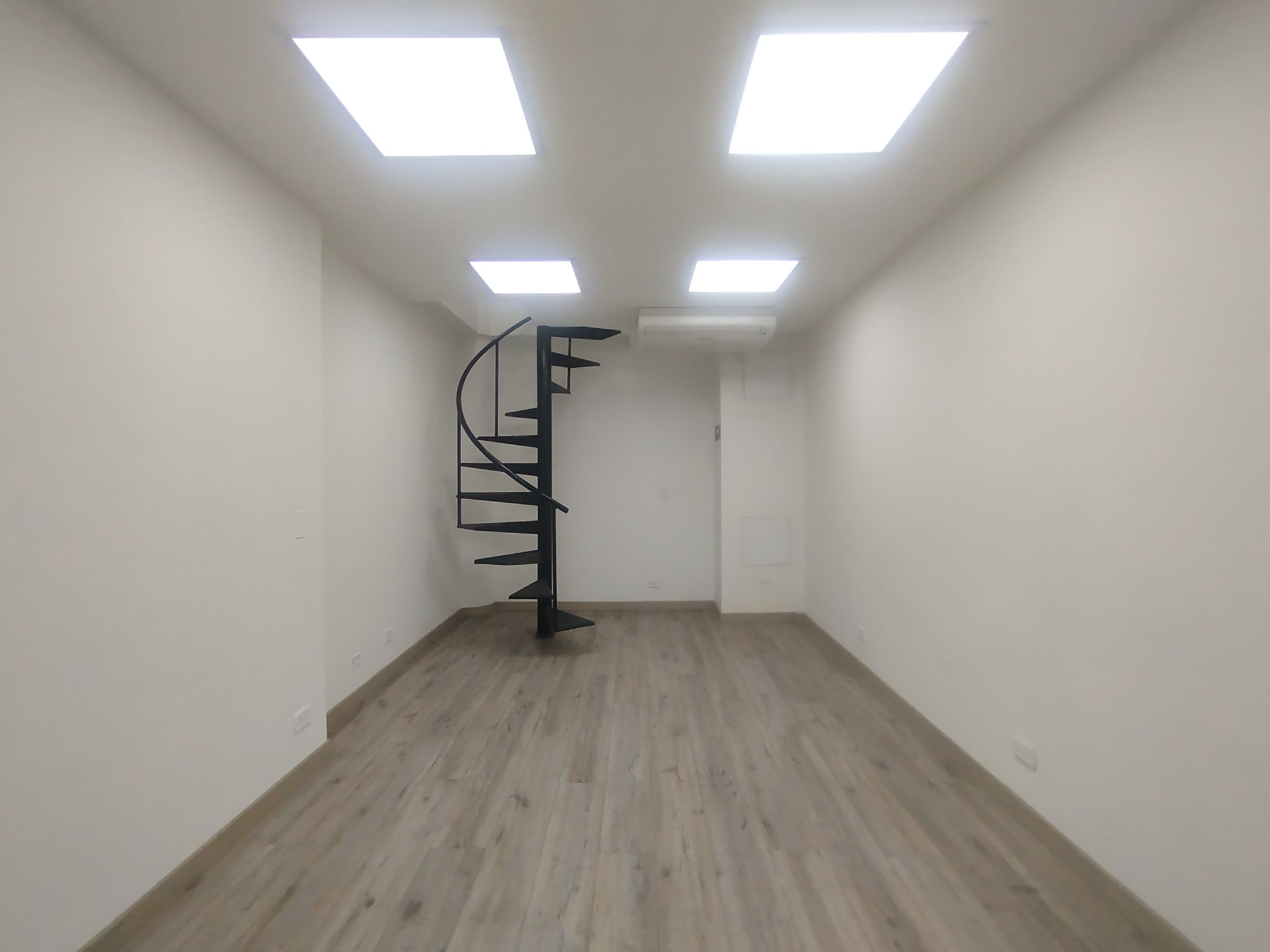 Local en arriendo Antioquia Medellín La Aguacatala 36 m2 Habitaciones 0 Baños 1 Garajes 0 Precio $7779452