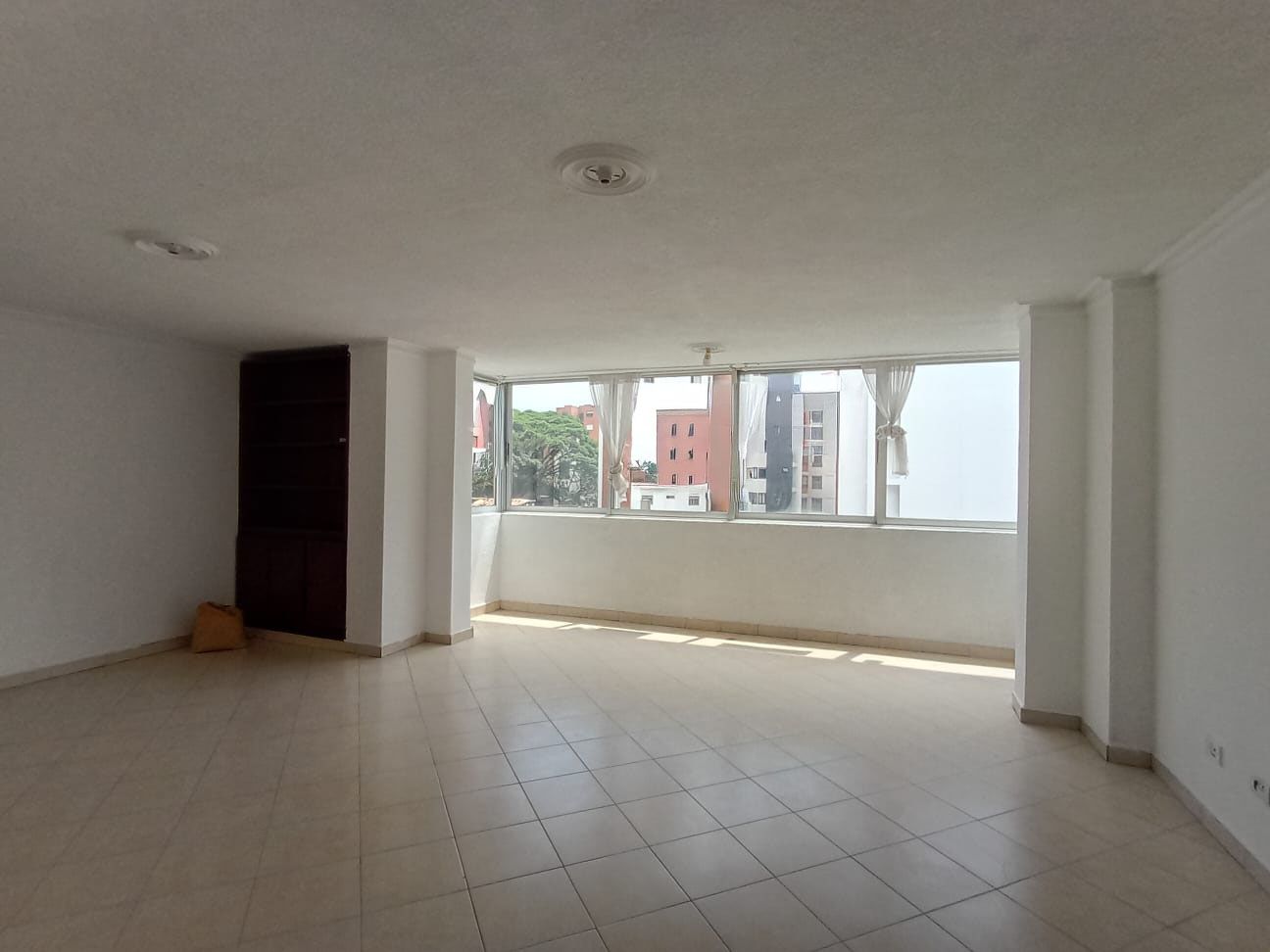 Apartamento en arriendo Antioquia Medellín Las Acacias 110 m2 Habitaciones 3 Baños 2 Garajes 1 Precio $3800000