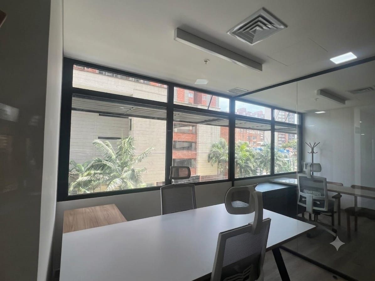 Oficina en arriendo Antioquia Medellín Los Colores 8 m2 Habitaciones 0 Baños 0 Garajes 0 Precio $1600000