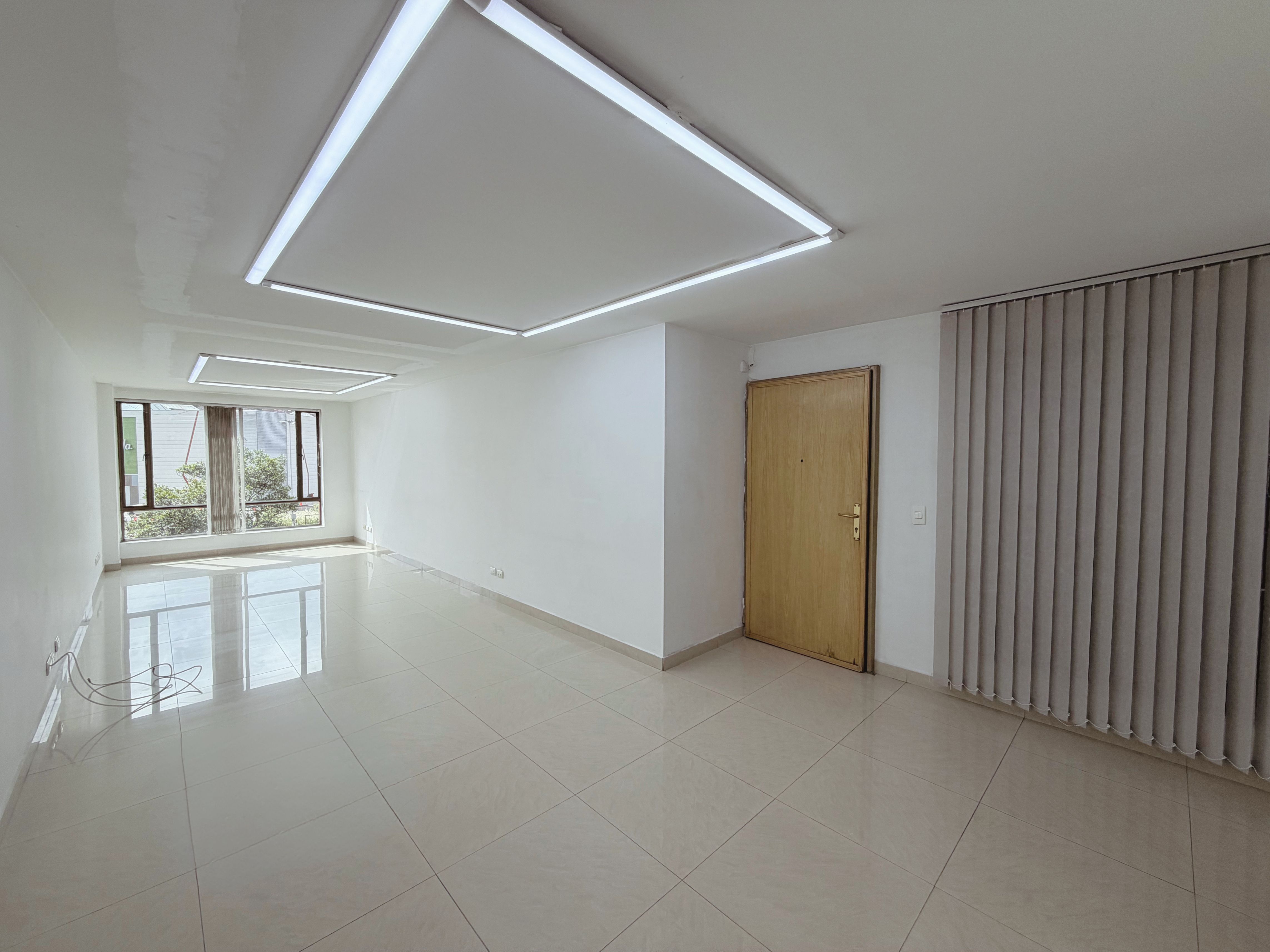 Consultorio en arriendo Cundinamarca Bogotá Santa Barbara Occidental 40 m2 Habitaciones 0 Baños 1 Garajes 1 Precio $2500000