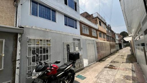 Apartamento en arriendo Cundinamarca Bogotá Ub Azafranes 40 m2 Habitaciones 3 Baños 1 Garajes 0 Precio $1700000