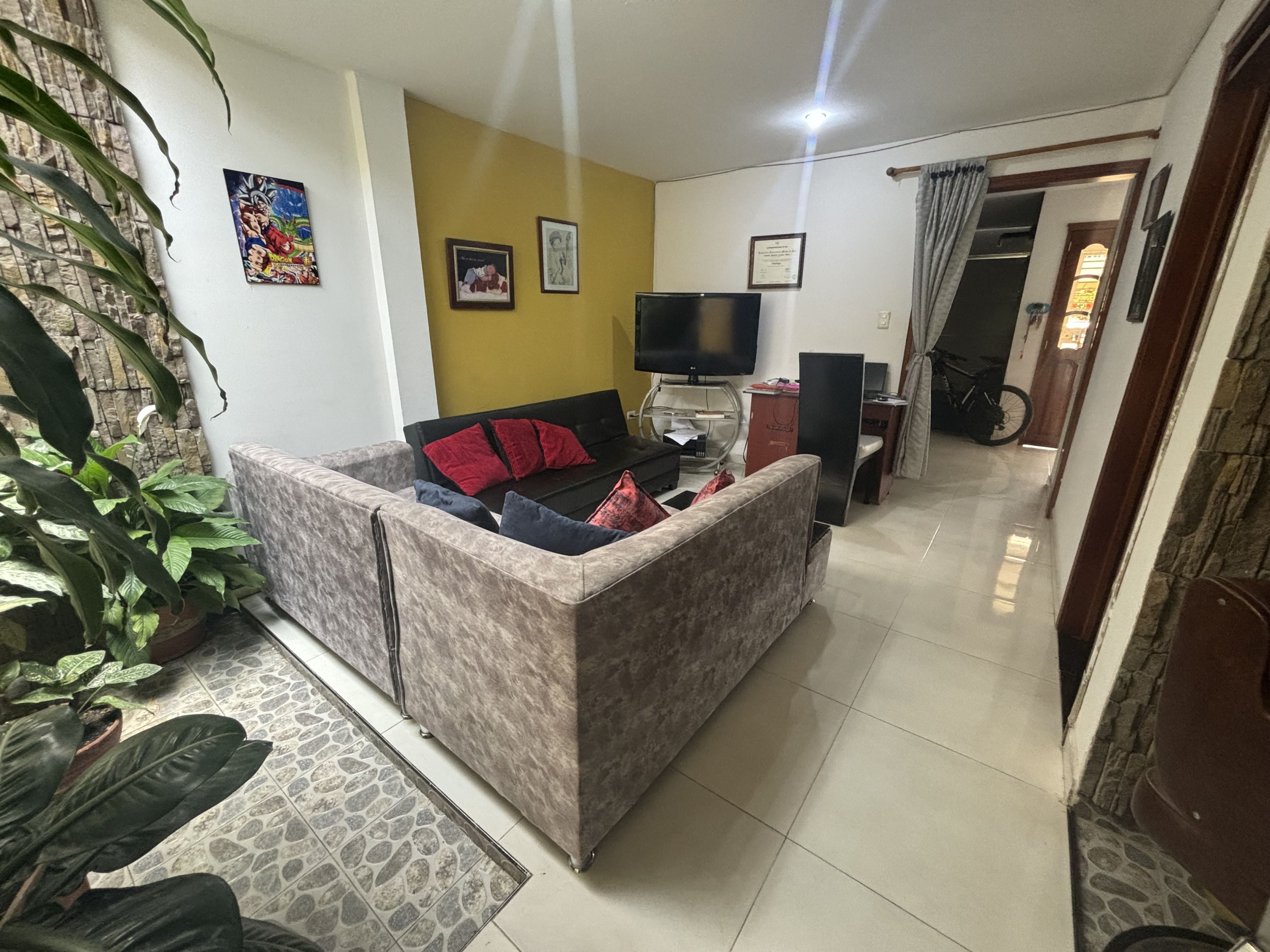 Casa en venta Valle Del Cauca Tuluá San Benito La Rivera 200 m2 Habitaciones 6 Baños 5 Garajes 0 Precio $495000000
