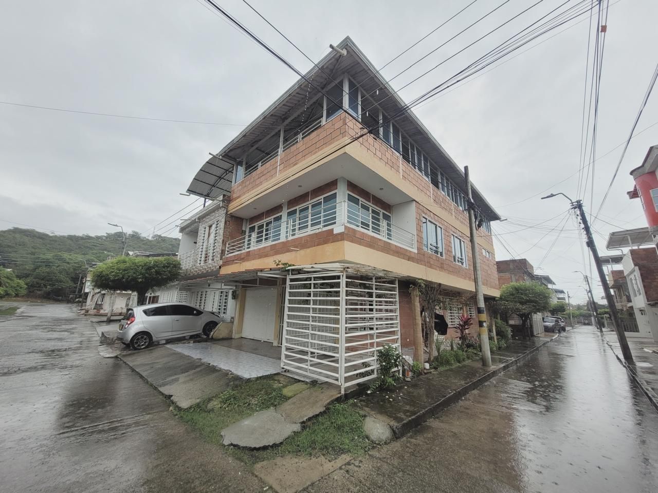 Casa en venta Valle Del Cauca Tuluá Ub Villa Del Sur 298 m2 Habitaciones 6 Baños 6 Garajes 0 Precio $420000000