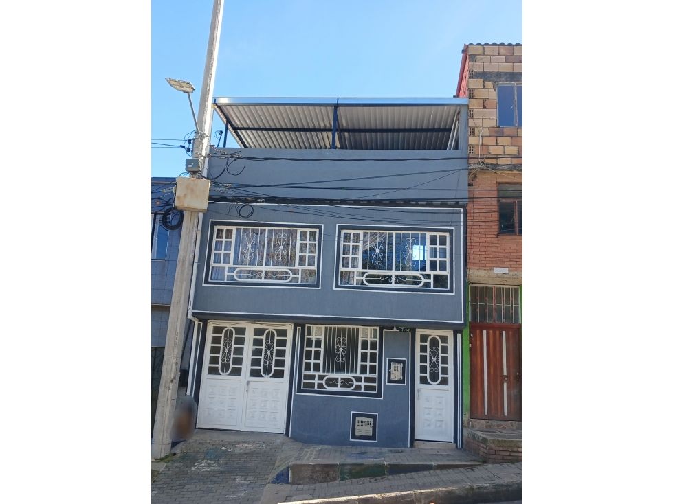 Casa en venta Cundinamarca Bogotá Alfonso Lopez 144 m2 Habitaciones 6 Baños 2 Garajes 1 Precio $250000000